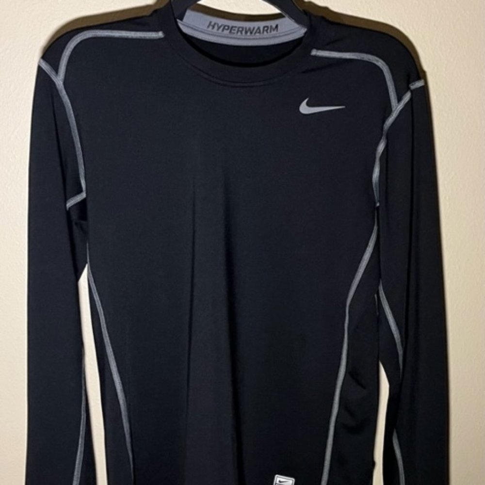 Men’s Athletic Nike Pro Combat Fitted Hyperwarm Long Sleeve Size M